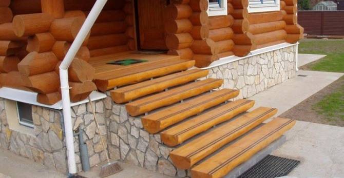 Бетонные лестницы с деревянными ступенями